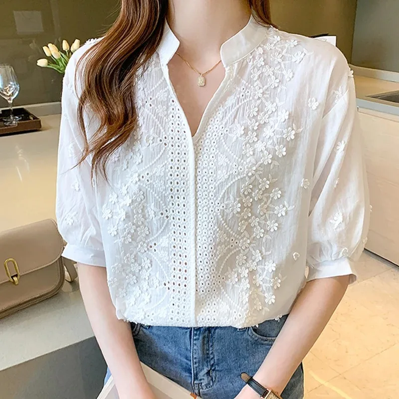 Fashion 3D Embroidery Cotton White Blouse Short Sleeve Women Shirt V-neck Lantern Sleeve Irregular Tops Blouses Blusas 14204