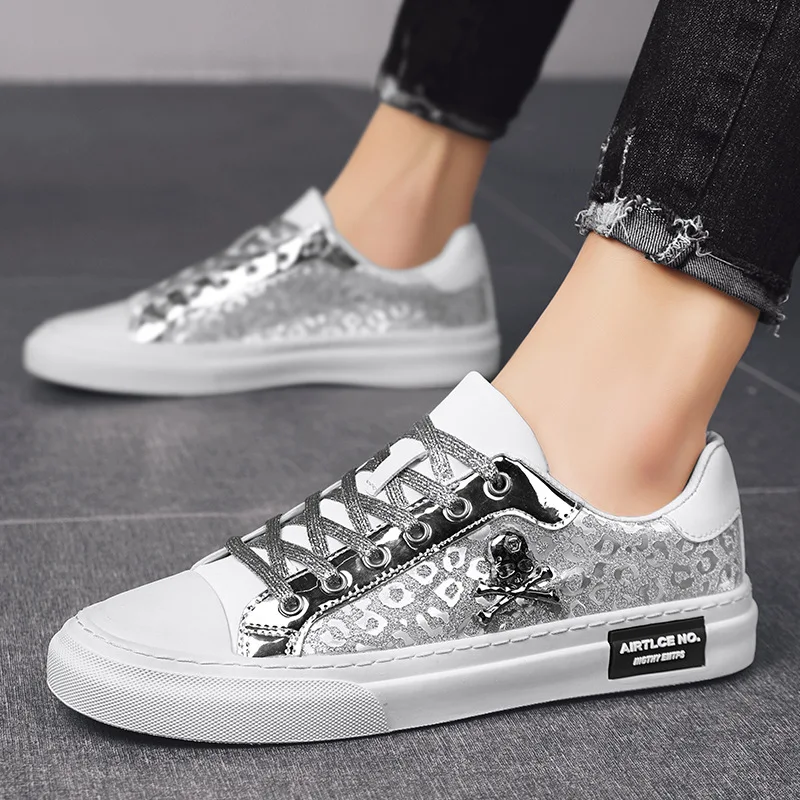

2024 New Shoes for Men Casual Shoes Street Tinsel Skulls Flats Skateboard Shoes Fashion Trend Anti-skid Sneakers Black White 44