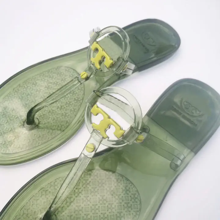 2022 New Style Crystal Summer Jelly Shoes Woman Home Slippers Custom Fashion Designer Flip Flops Slides