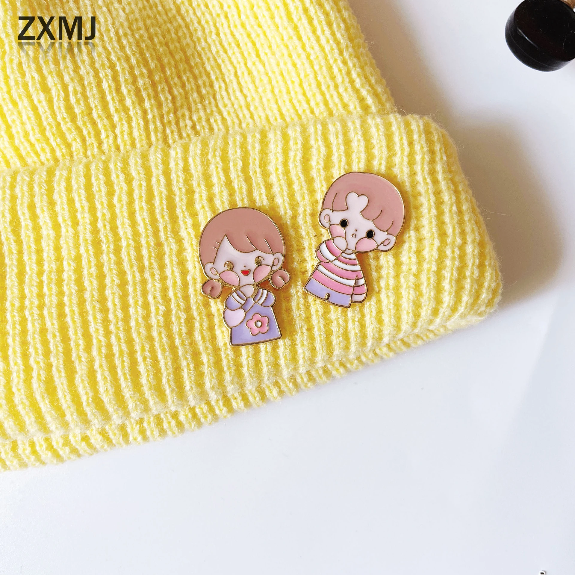 

ZXMJ Cartoon Couple Brooch For Women Cute Boy Girl Japanese Brooch Popular Badge Anime Pins Schoolbag Personality Decoration
