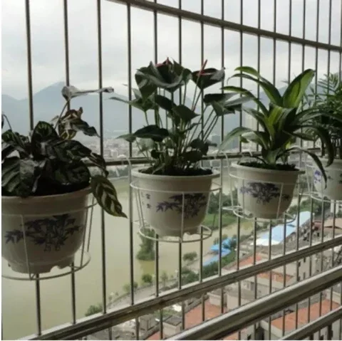 

Balcony Hanging Plant Stand Balcony Round Flower Pot Stand Railing Fence Outdoor Window Iron Bonsai Stand Ornaments Gondolas