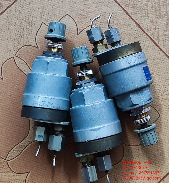 

1 шт., регулятор давления в газовой хроматографии SHIMADZU 221-18150-91, клапан 221-18150-93