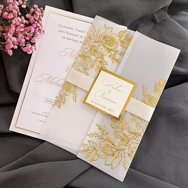 50 pz/lotto inviti di nozze con stampa personalizzata trasparente fiore con  etichetta metallica dorata e