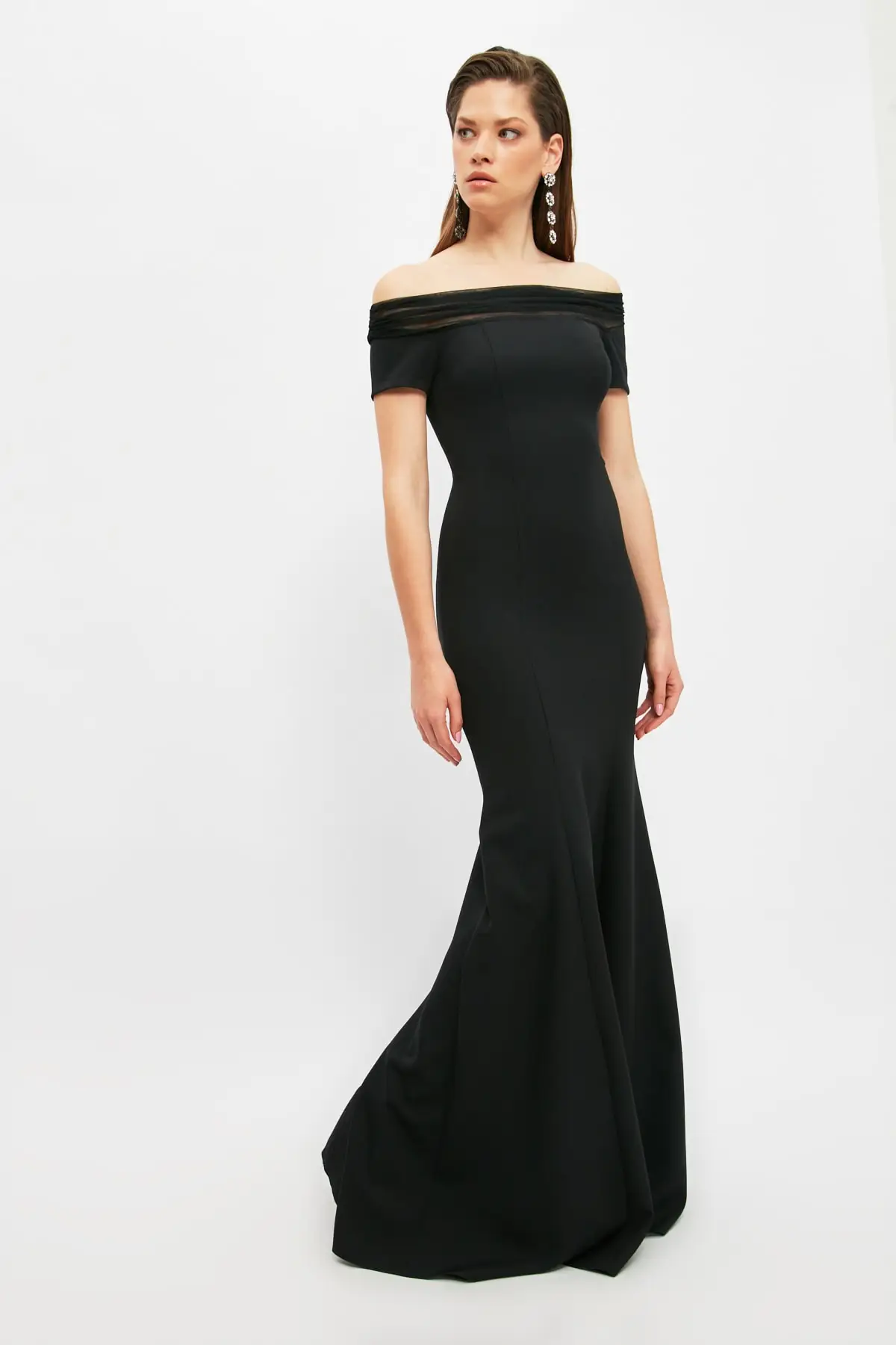 Trendyol colarinho detalhe vestido de noite &