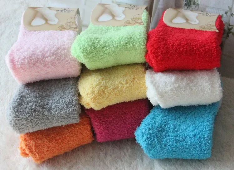5-Paar Damen-Bettsocken, reine Farbe, flauschig, warm, Winter, Weihnachtsgeschenk, weicher Boden, Zuhause, Bonbonfarben, Korallen-Fleece-Samtsocke – Detail 5