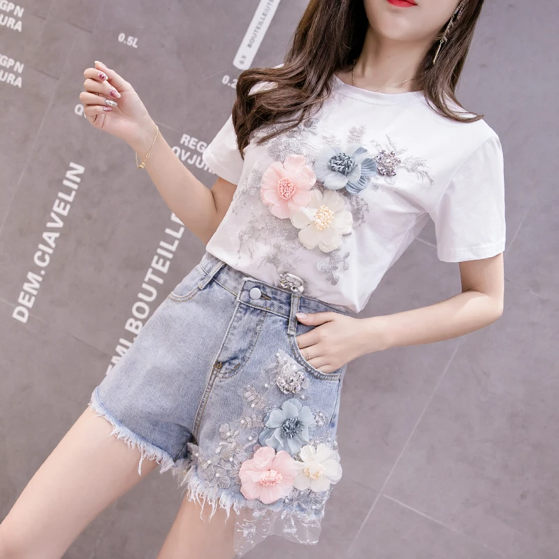 

Summer Women 2 Piece Sets Embroidery 3D Flower T-shirt + Jeans Shorts Sets Short Sleeve Vintage Beading Shorts Sets