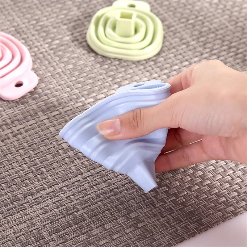 1pcs Silicone Collapsible Portable Funnel Kitchen Tools Kitchen Accessory Foldable Funnel Household Liquid Distribution