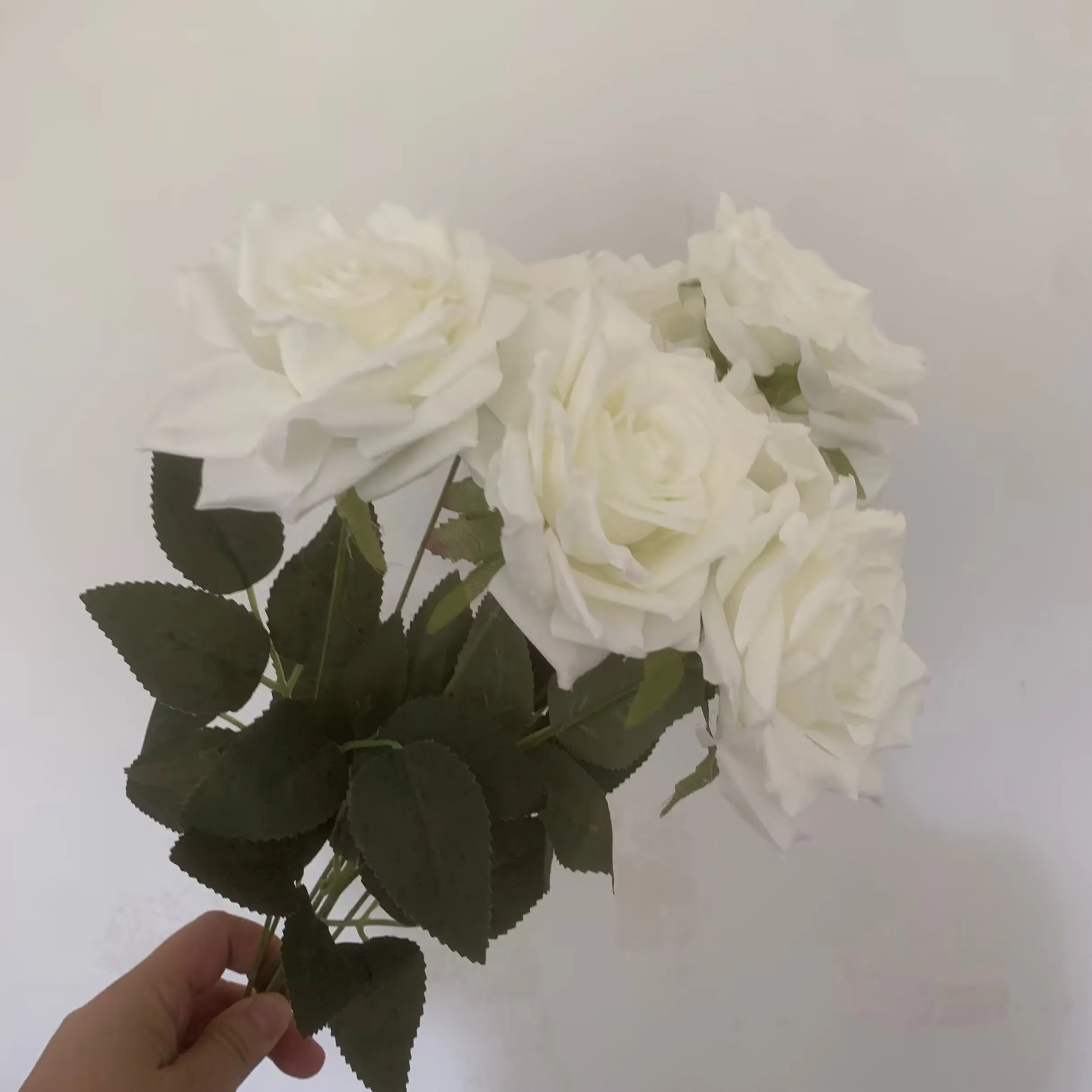 9-köpfiger Rosenstrauß, künstliche Blumen in Hellrosa, Blau, Lila, künstliche Rosen, Wohnzimmerdekoration, Hochzeit – Detail 6