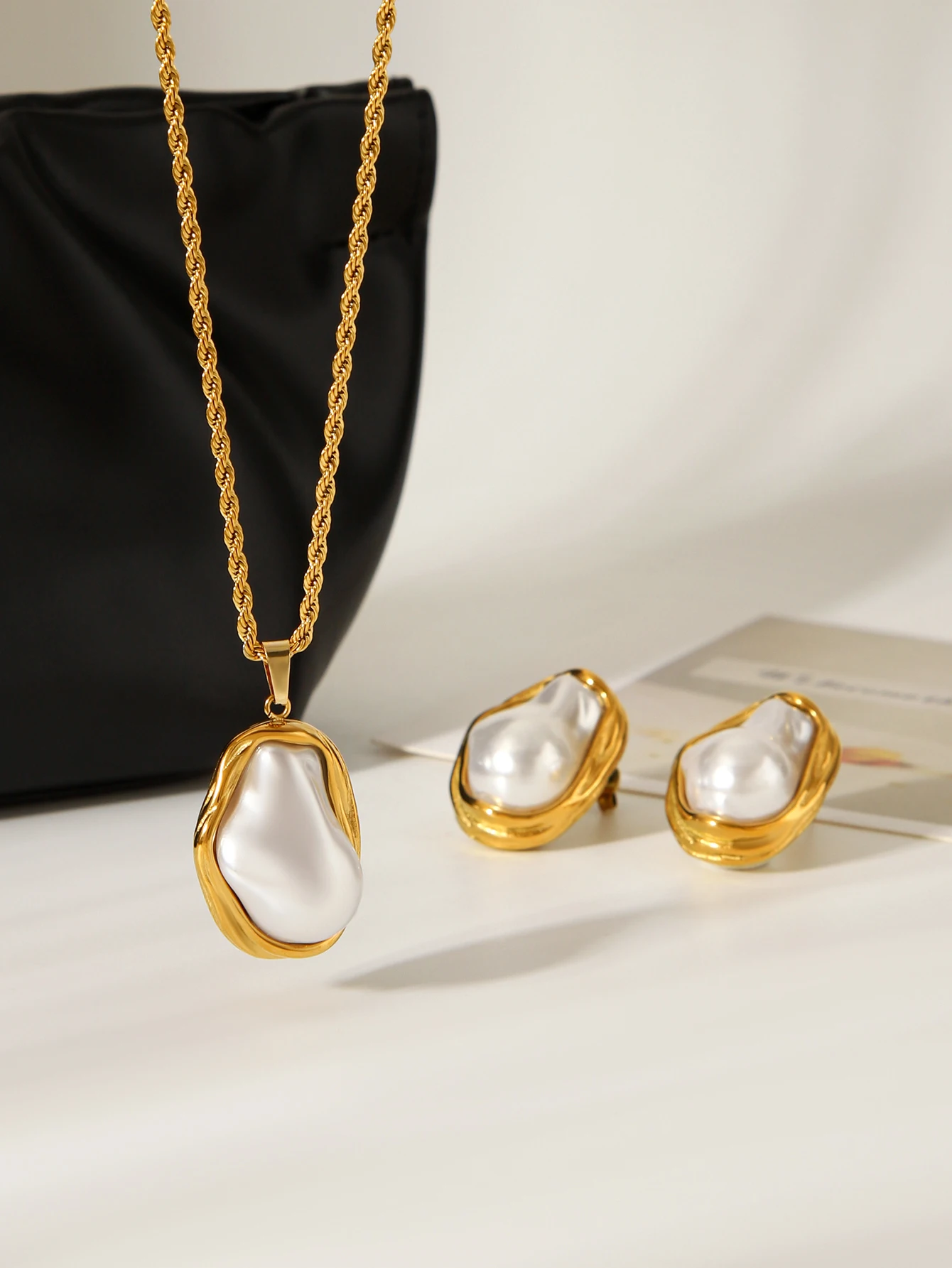 Neue Edelstahl Schmuck für Frauen Mode Imitation Perle Kette Halskette Unregelmäßige Harz Perle Glänzend Schmuck Für Frauen Geschenk – Detail 7