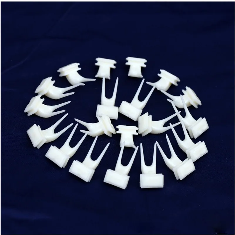1 Pcs Bird Parrot Fruit Fork Pet Supplies Plastic Food Rack Cage Feeding Pet Supplies Fruit Snack Fork Bird Cage Accessories Parrot Feeder Bird Feeder