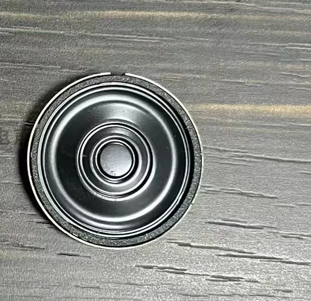50개의 원형 철제 쉘 26개 스피커 크기: ?26*4.5mm 임피던스: 8옴 전력: 1와트