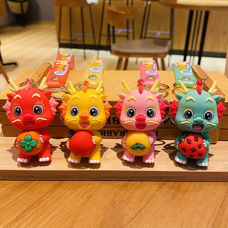 2024 Cartoon Dragon Year Portachiavi Cute Strawberry Lemon Apple Fruit Dragon Doll Bag Portachiavi Con Ciondolo Per Auto Per Coppia Regalo Di Capodann