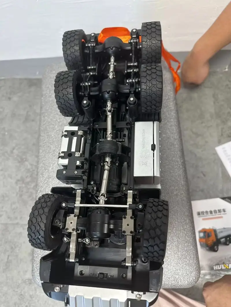 Huina 1598 Full Scale 1:14 Fourteen Channel 2.4g Alloy Dump Truck Engineering Transport Vehicle Adult Remote Control Toy Car 4