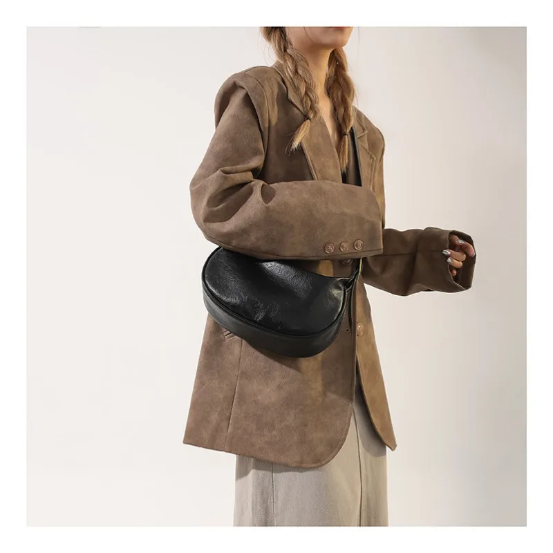 

Fashion Trend High-end Crossbody Bag Women New Niche Versatile Large Capacity Dumpling Shoulder Bag Solid Color Crossbody Bag