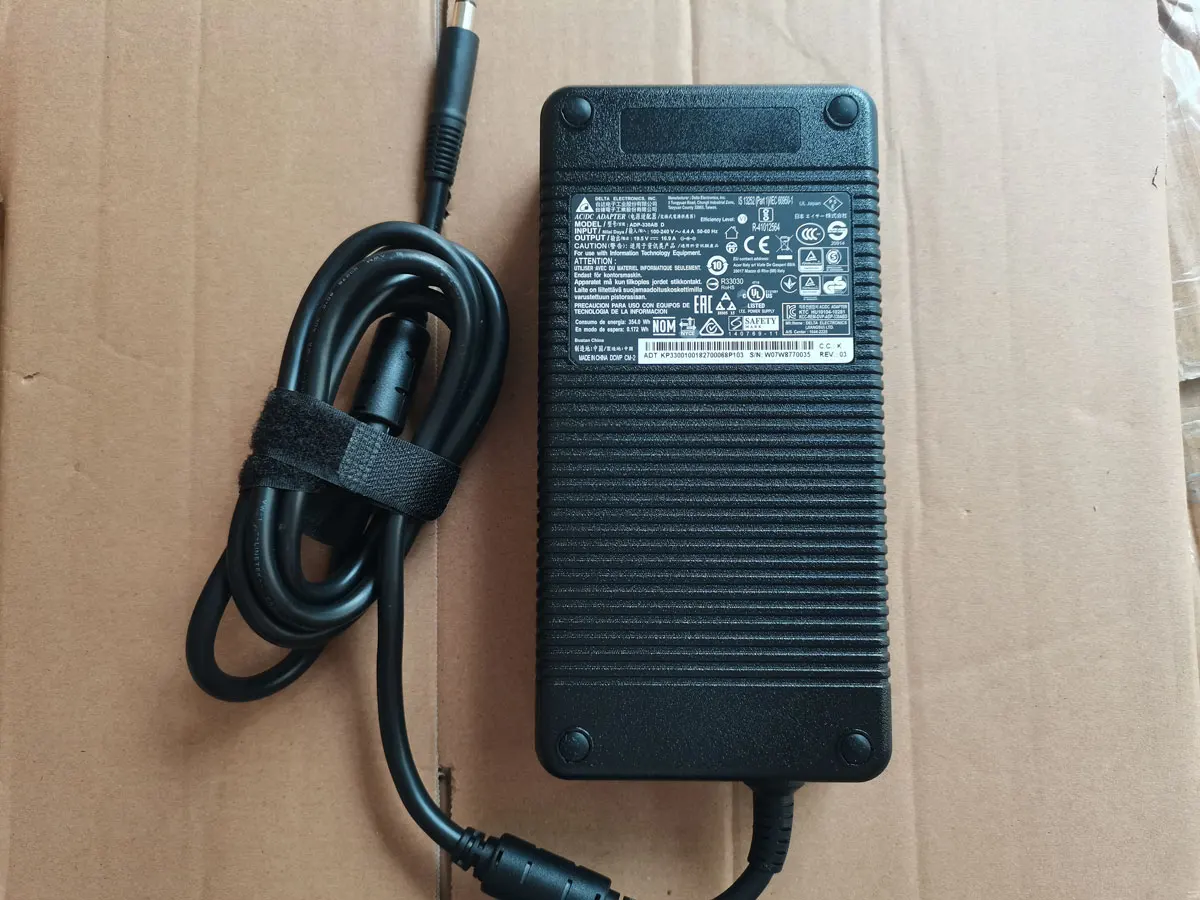 

Новый OEM Delta 19,5 V 16.9A 330W 7,4 мм штырьковый адаптер переменного тока для Acer Predator Triton 900 PT917-71-969C игровой ноутбук RTX2080 зарядное устройство