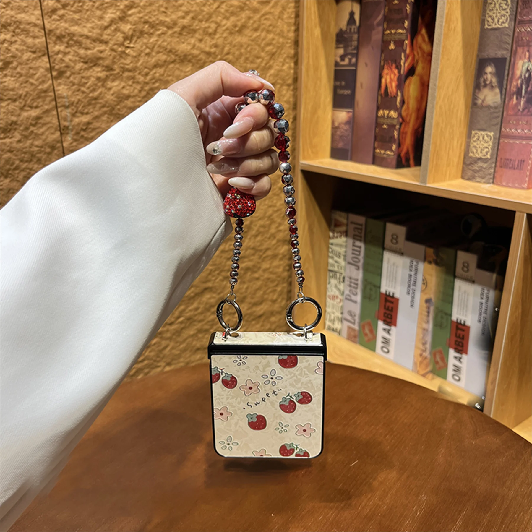 Charming Floral Glitter Phone Case with Strawberry Bracelet Chain
