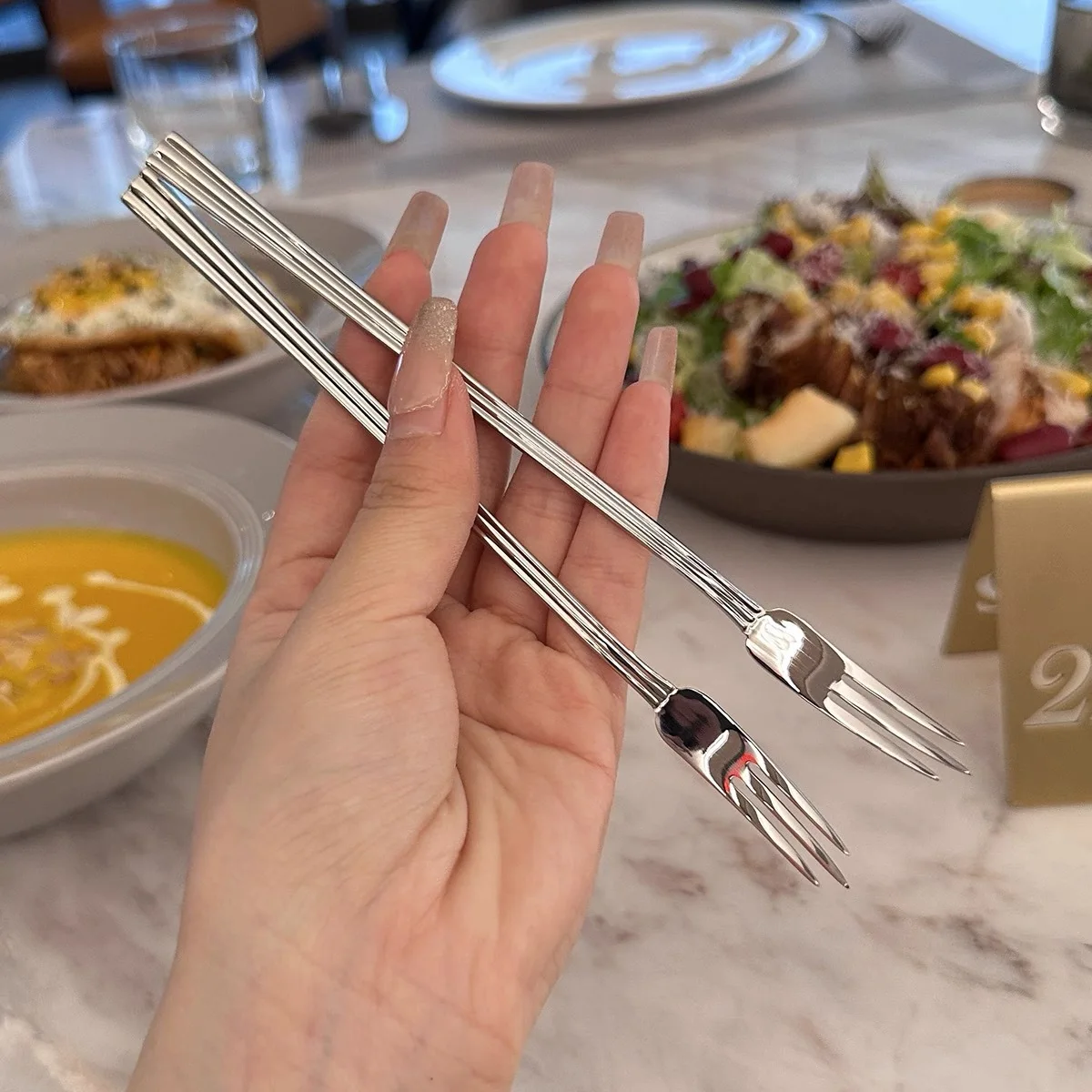 Description Picture 4 of item2pcs Premium 304 Stainless Steel Fruit Forks, High-End Exquisite Salad Forks, Dessert Forks, Household Steak & Coffee Forks