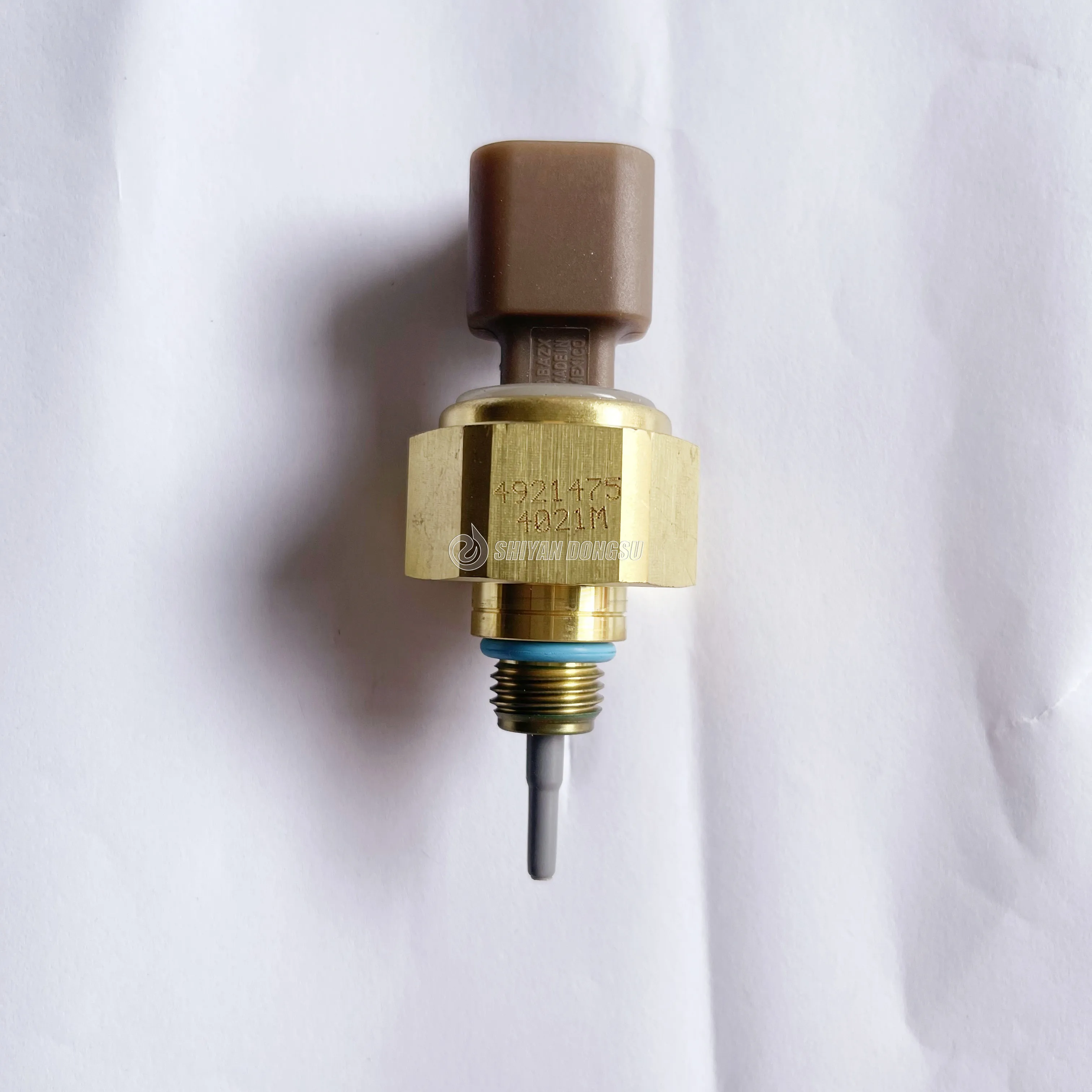 

X15 ISX15 QSX15 diesel engine oil pressure sensor 3331231 3331230 3417185 4921475