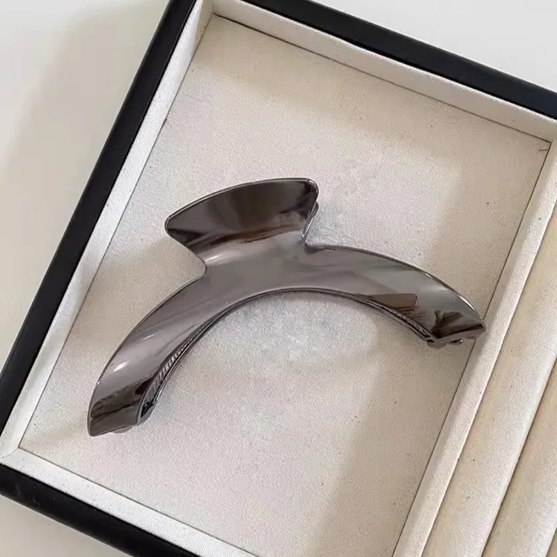 Sommermode Neuheit: Minimalistische Metall-Haarklammer im geschwungenen Design – Geometrischer, vielseitiger Haarknoten-Haarklammer für den Hinterkopf (Shark Clip) – Detail 11