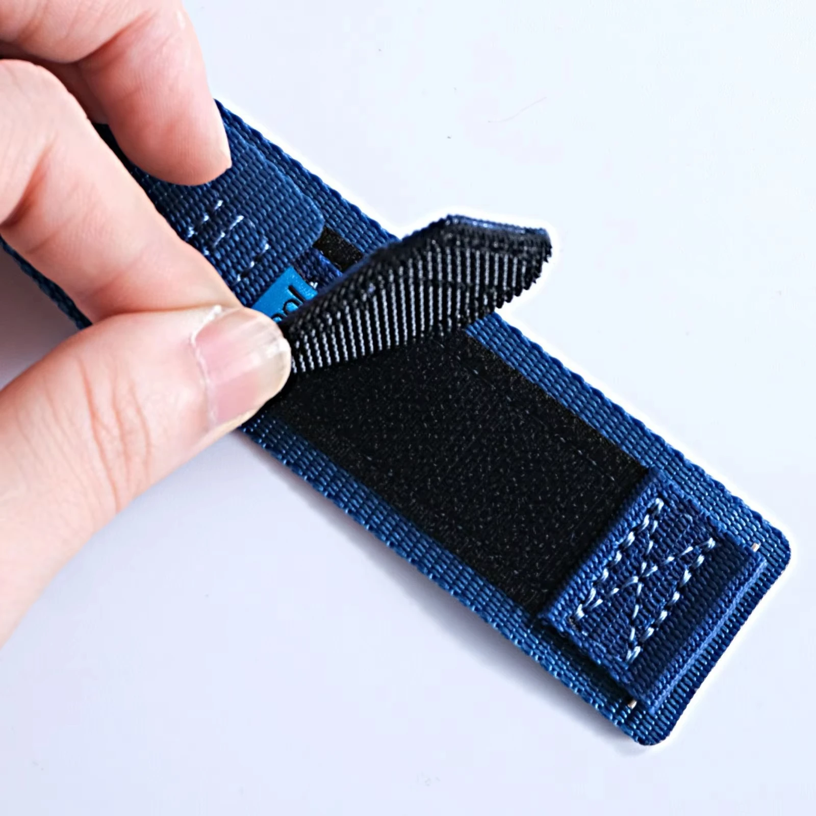 22mm Soft Breathable Sport Nylon Loop Bracelet Strap