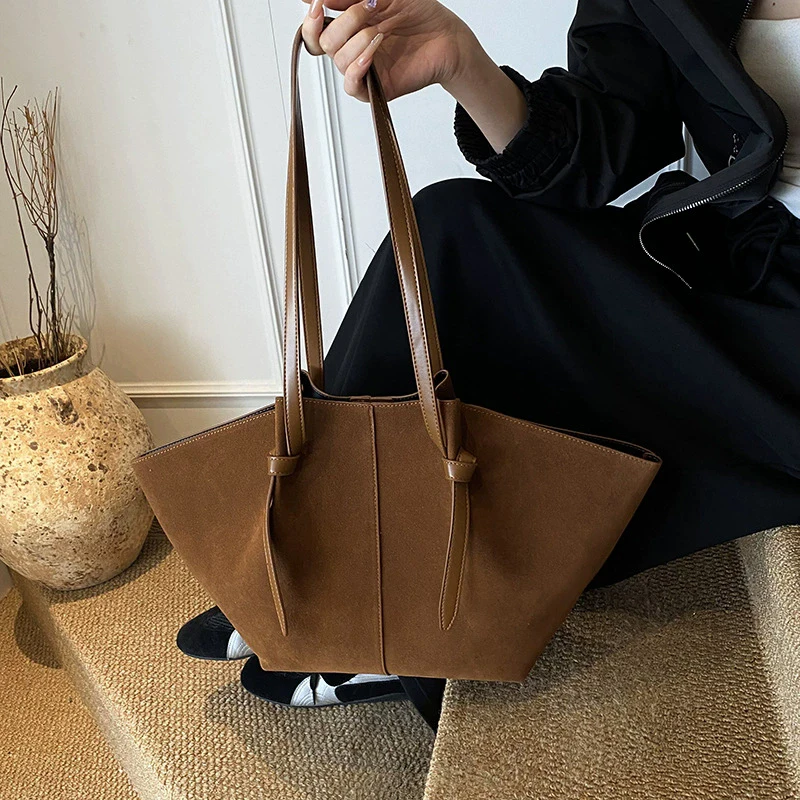 Retro Suede Large-Capacity Shoulder Bag Fashion Mother-and-Child Wing-Shaped Commuter Tote Simple High-End Versatile Handbag