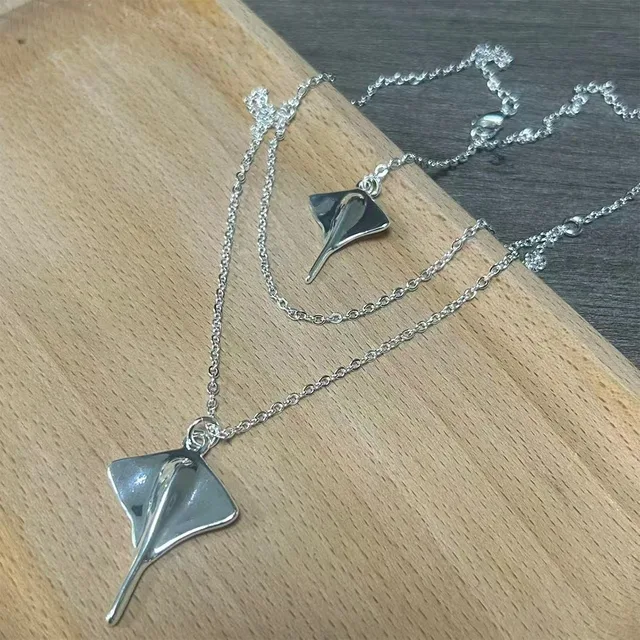 2025 UHO Original nouveau produit N0550 collier femmes mode haute qualité accessoires cadeau 1