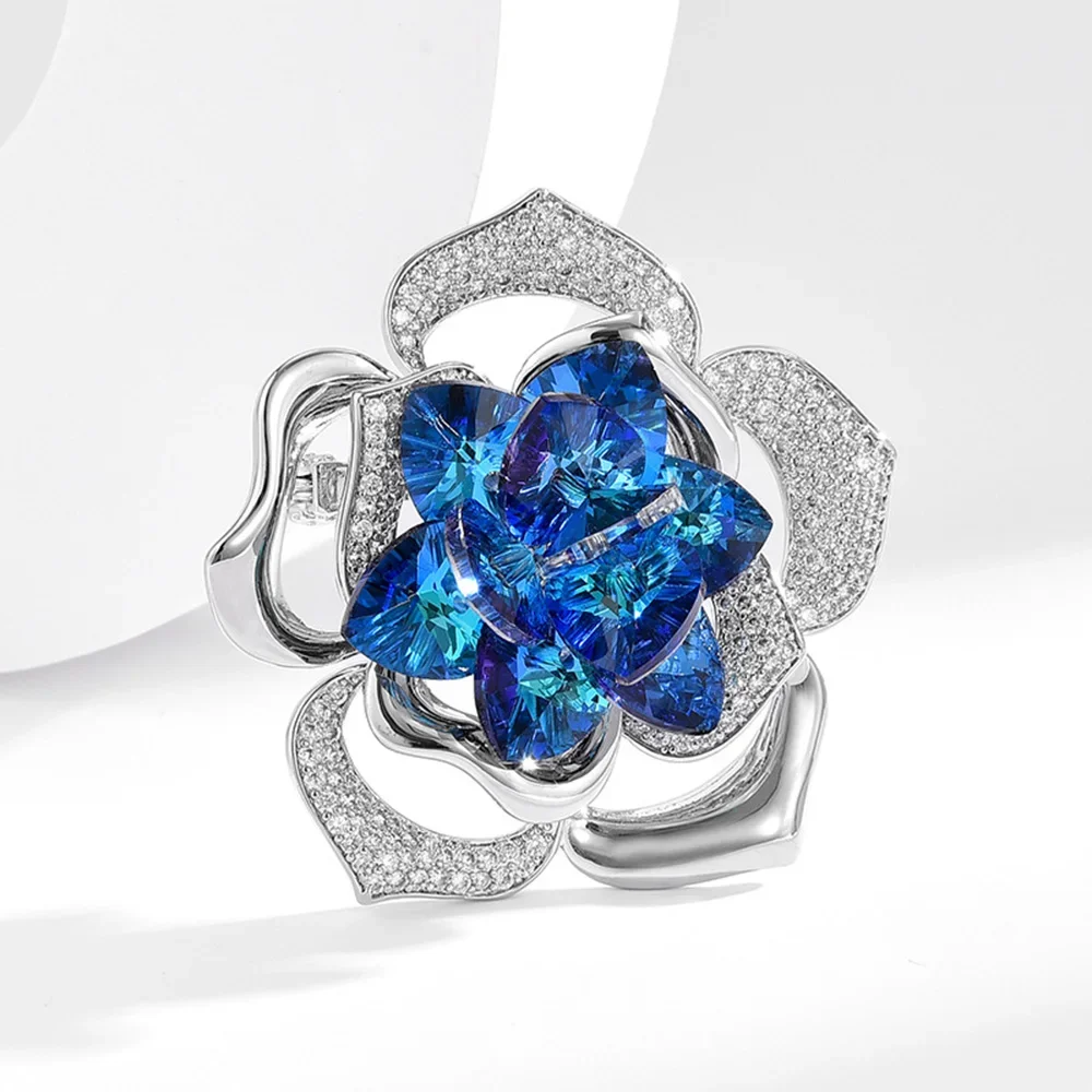Crystal Flower Brooch Pins Exquisite Blue Rose Brooches Elegant Badge Jewelry Fashion Wedding Party Corsage Pins Gift for Women