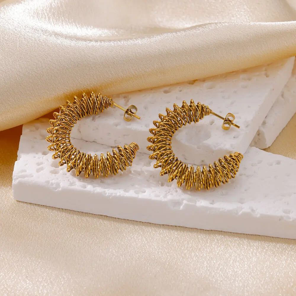 C-shaped Rotating Spring Narrow Earring For Women