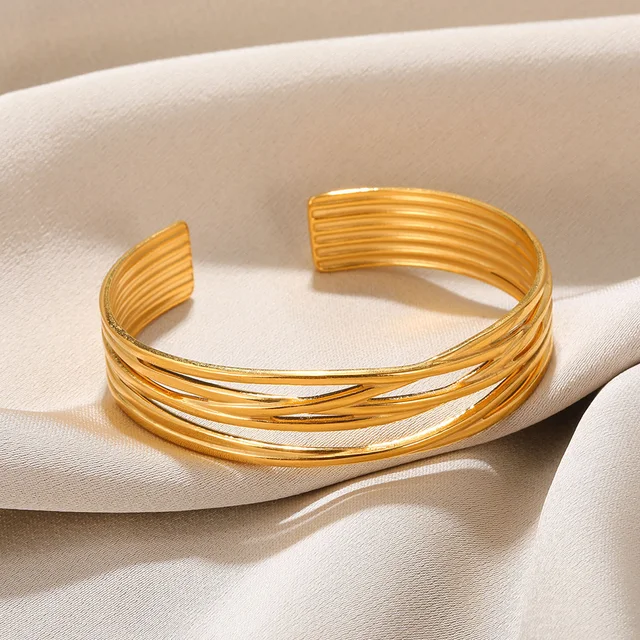 Large Sloane Hollow Cuff Bracelet Gold / M/L