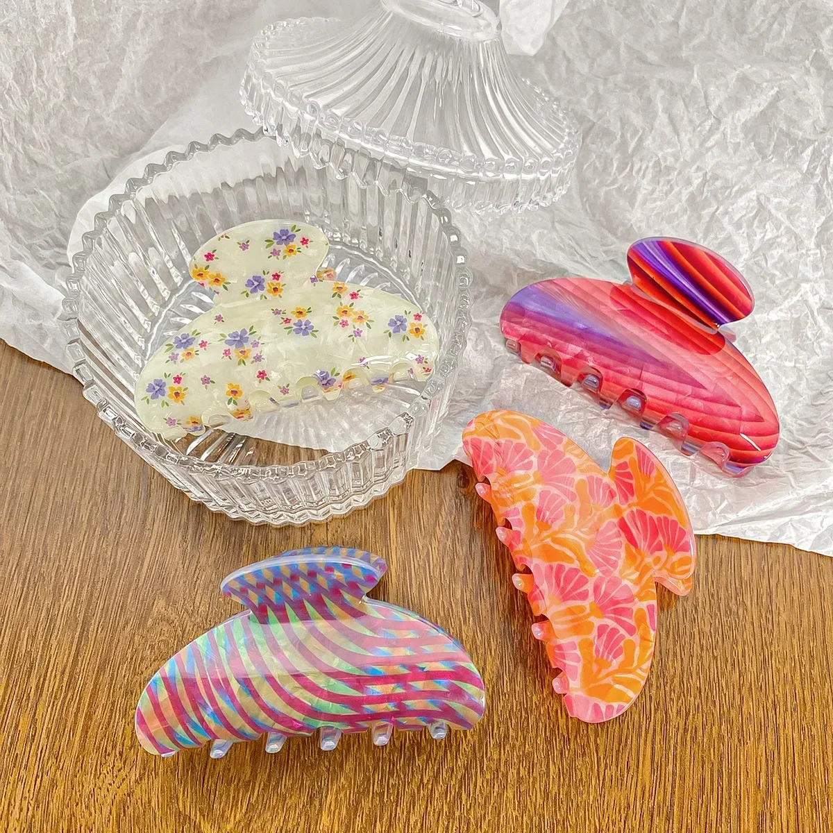 

YHJ Vintage Floral Hair Claw Female Temperament Elegant Printing Claw Clip Crab Hair Clips Colorful Shark Clip Hair Accessories