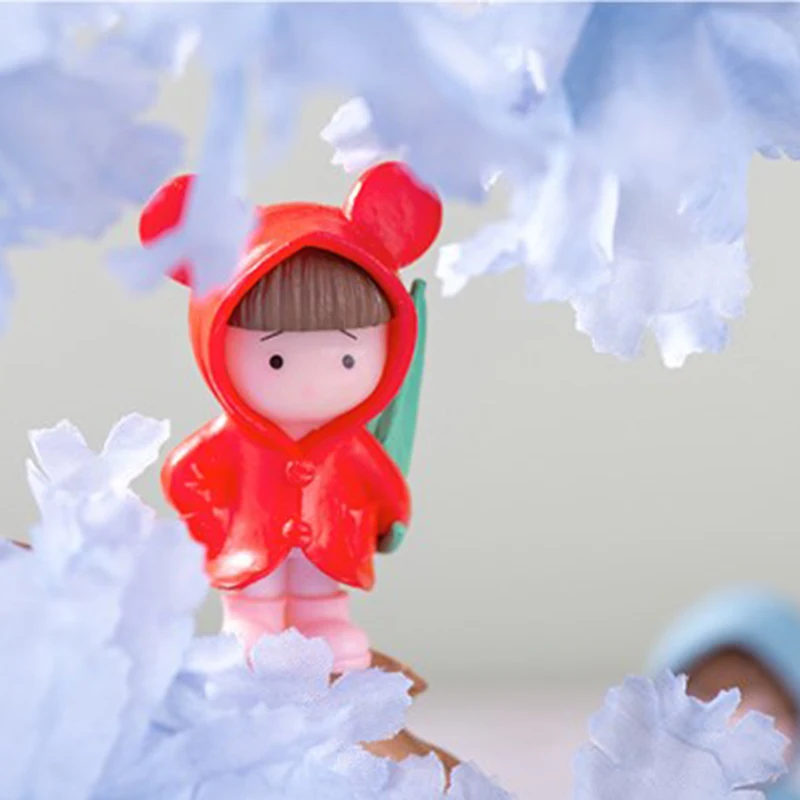 1&4PC Umbrella Raincoat Girl Boy Figure Decor Pvc Craft Figurine Decor Miniature Fairy Garden Ornament Pendant DIY Accessory