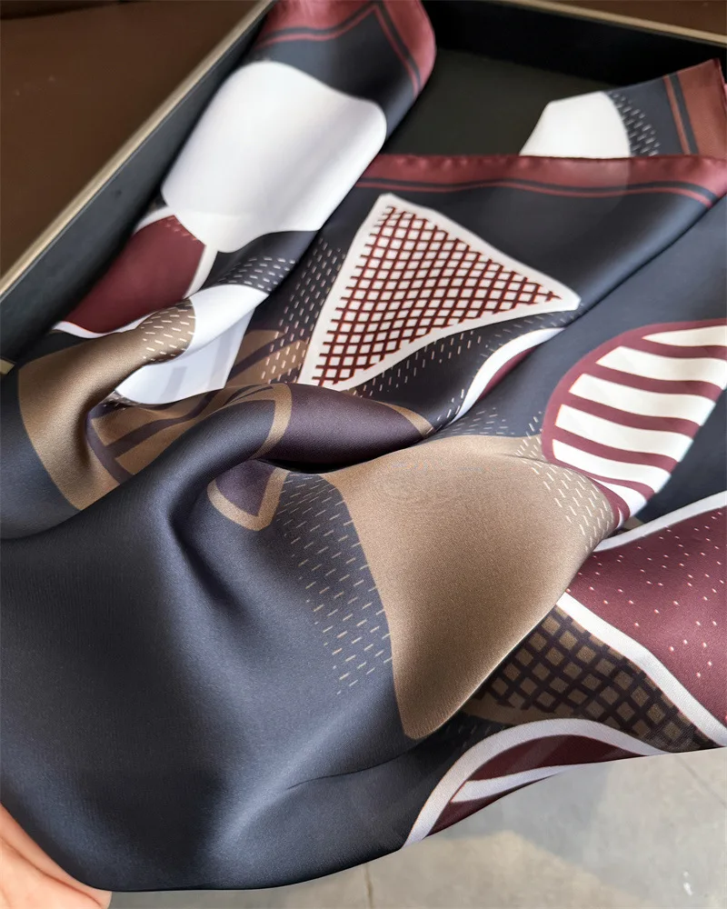 2026 neue Luxus Design Seide Quadrat Schal Frauen Weiche Satin Krawatte Kopftuch Halstuch Hijab Weibliche Schmücken Foulard Kopftuch – Detail 7
