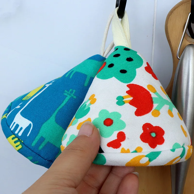 1Pc Cute Triangular Pot Cover Cap Cartoon Animal Printed Cotton Kitchen Insulation Clip Insulation Handle Glove Xmas Gift