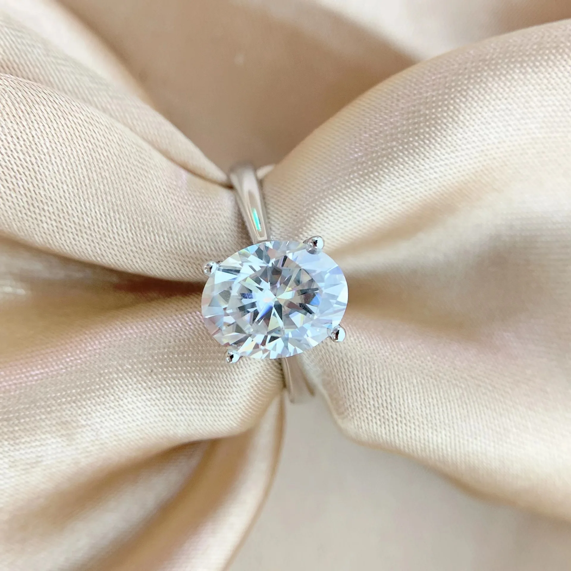 

B60 925 sterilng silver moissanite ring Very fancy for his girlfriend
