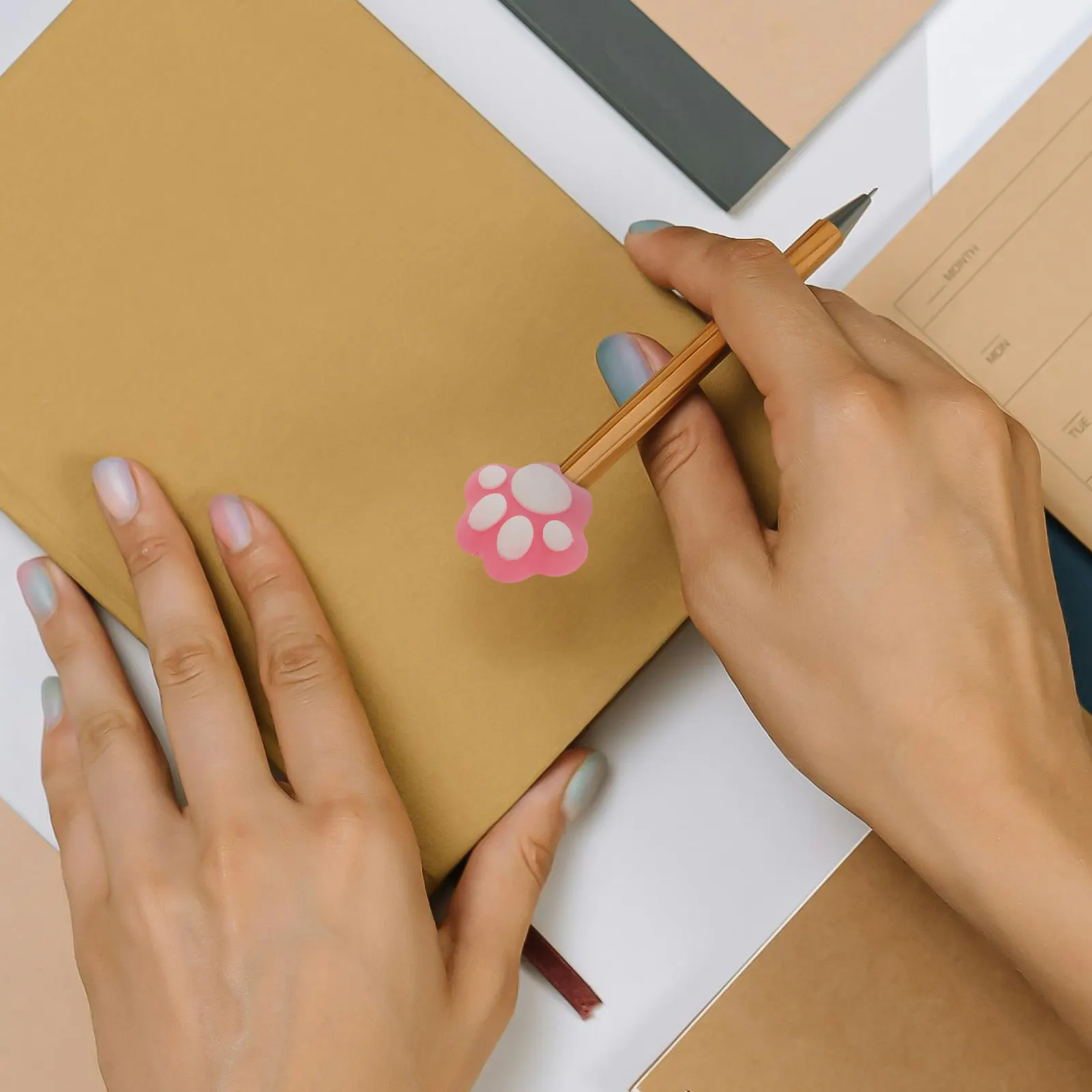 10Pcs 핑크 고양이 발 연필 캡 부드러운 교체 가능한 보호 장치 귀여운 학교 사무용품 필수 액세서리 연필 캡