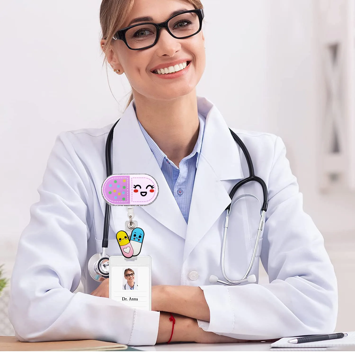 Silicone Retractable Nurse Doctor Hospital Medical Badge Reel Clip Brooches keychains ID Name Cards Holders