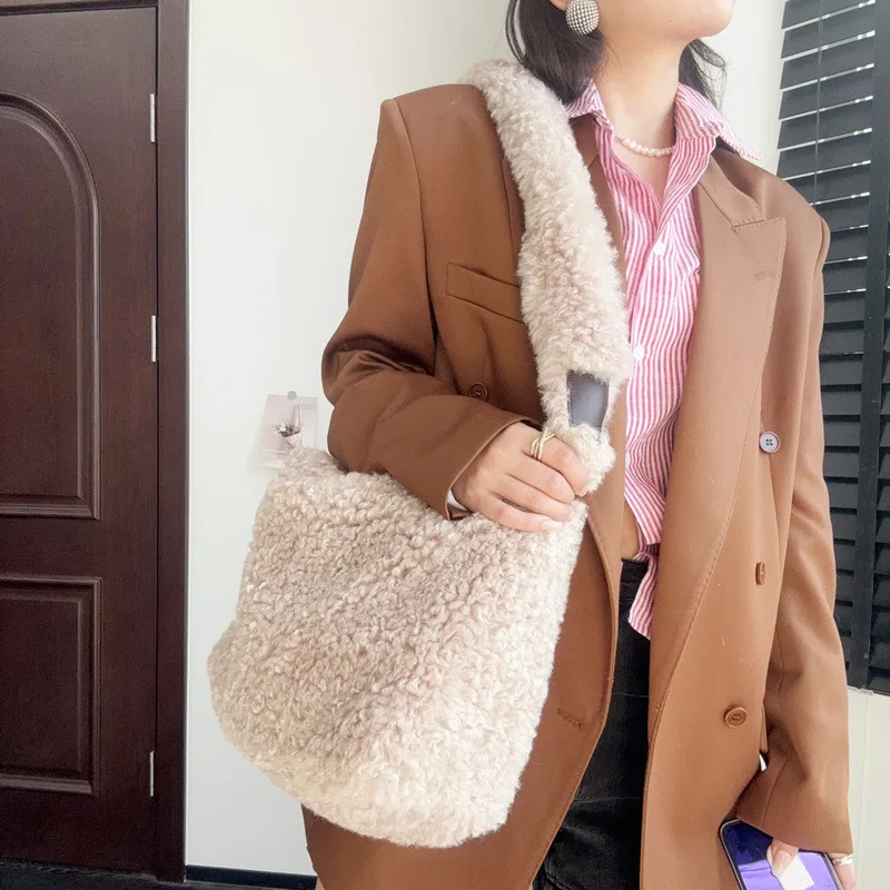 Borsa Invernale In Peluche Donna – Grande Capacità, Tracolla Regolabile, Colori Uniti (verde, Beige, Grigio, Rosa, Rosso) - 3