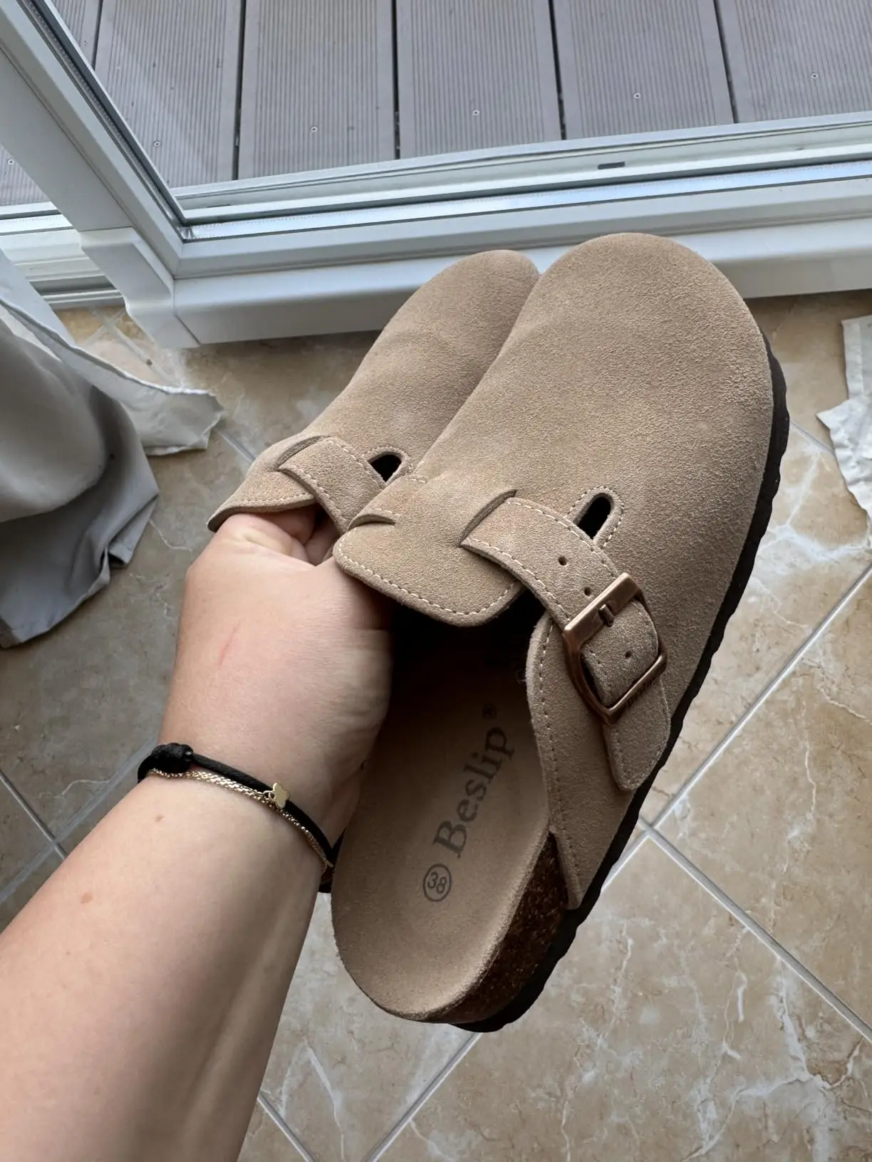 Kidmi Unisex Suede Cork Footbed Clogs – Arch Support Mules, Nonslip Outdoor & Beach Sandals