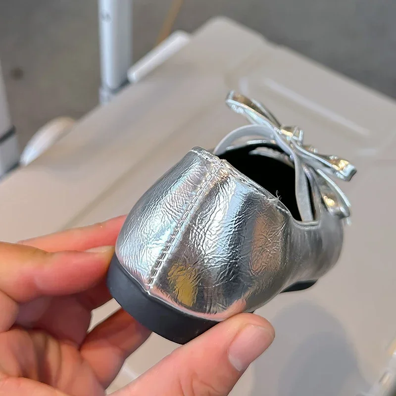 2024 الخريف الأطفال أحذية من الجلد للفتيات موضة جديدة الأميرة نمط لينة أسفل الحلو ربطة العنق الرقص تنوعا أحذية الحفلات