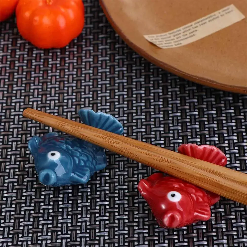 Restaurant Hotel Creative Ceramic Fish Shaped Dinnerware Stand Chopsticks Holder Tableware Rack Chopstick Rest Decor Crafts ceramic chopsticks holder