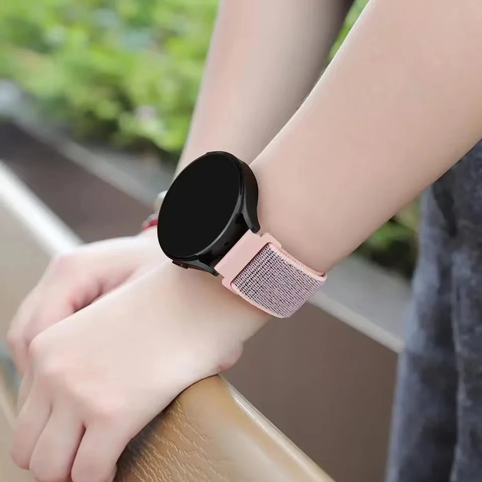 Nylon Loop Strap - Breathable and Adjustable Wristband for Smartwatches (20mm/22mm)