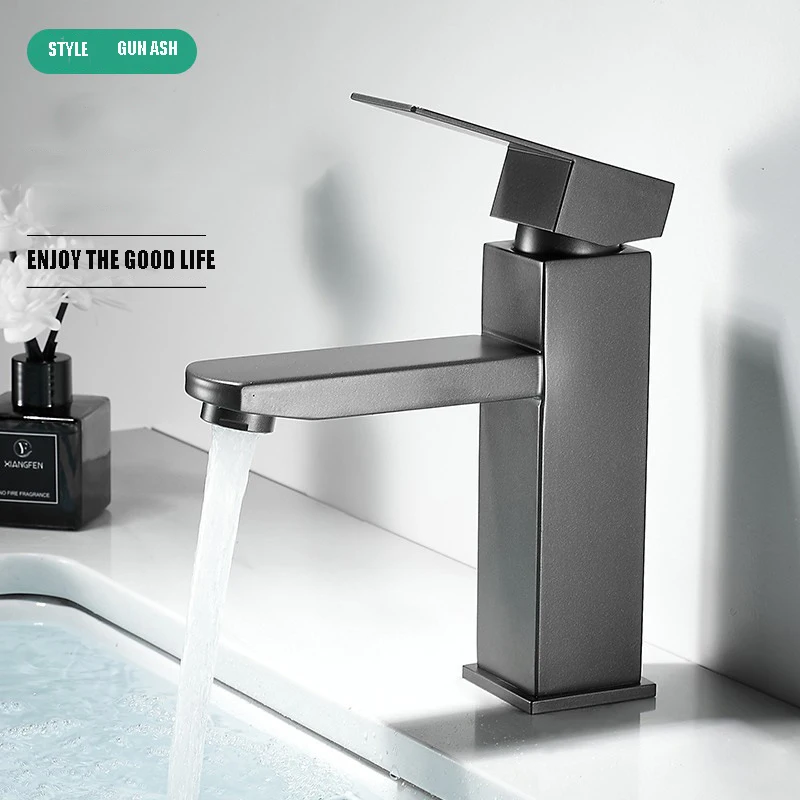 Рисунок 2 - Серый квадратный смеситель из нержавеющей