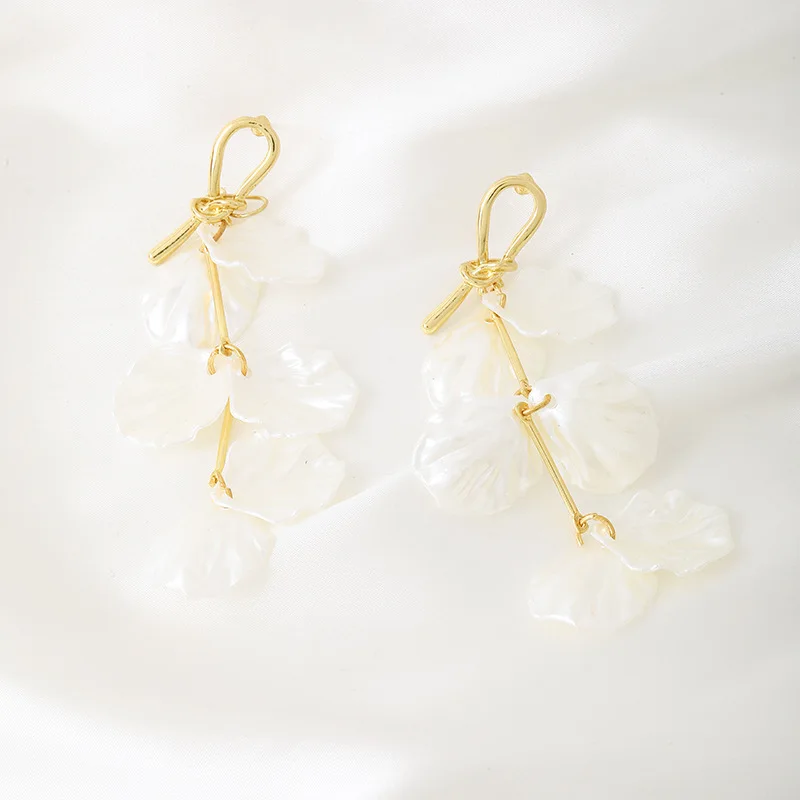 Golden Petal Pendant Long Tassel Earrings for Women Fashion Shell Design Earring Jewelry Party Gifts