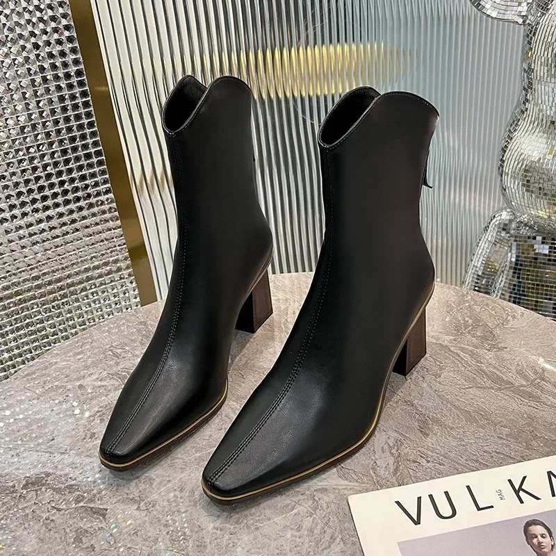 2023 Autumn and Winter New Pointed Toe Thick Heel Plus Size Short Leather Boots Women Thin High-heeled Fashion Women's Boots