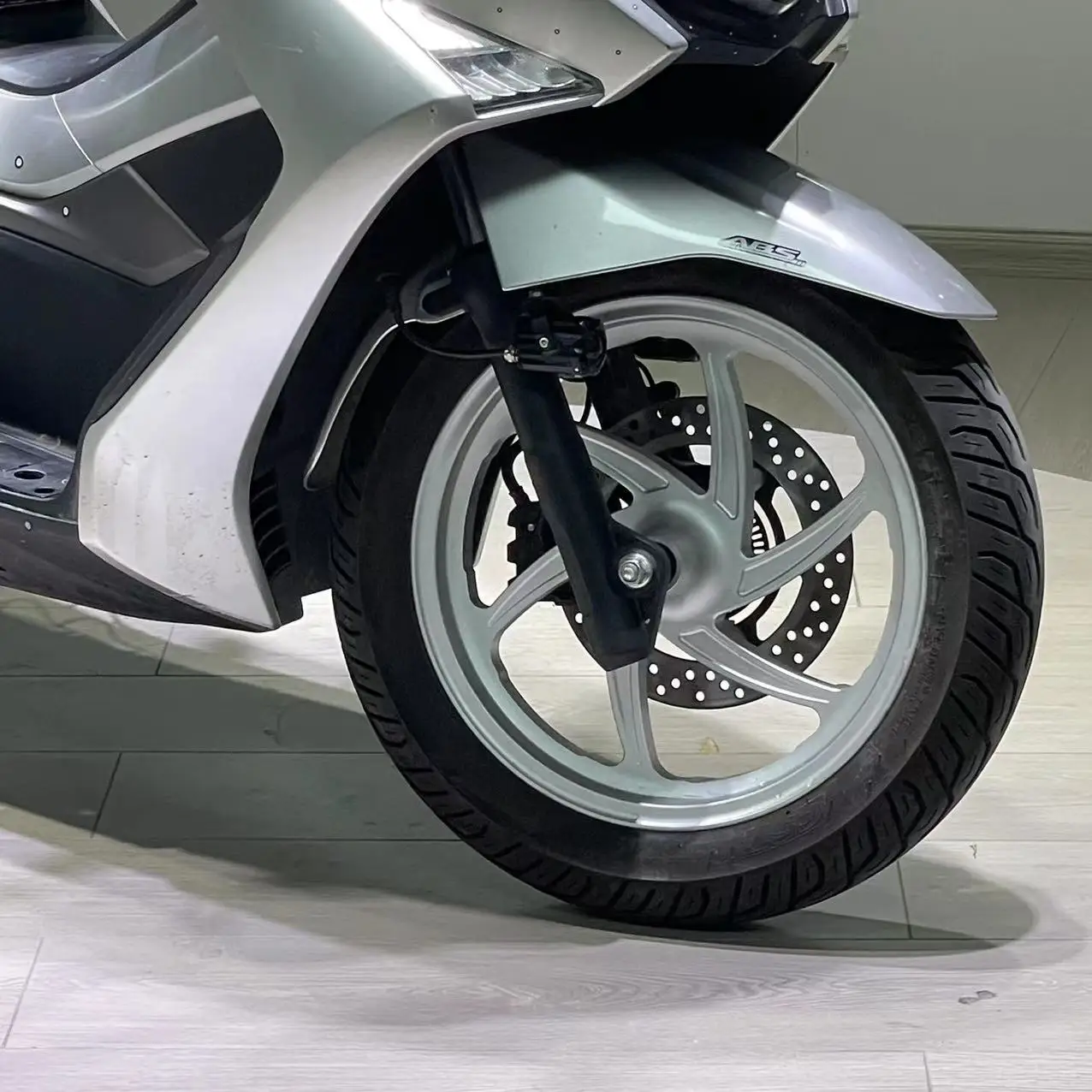 

Модифицированный мотоциклетный uhr125 uhr150 cnc алюминиевый сплав колесный обод s передний задний обод для haojue uhr125 uhr150