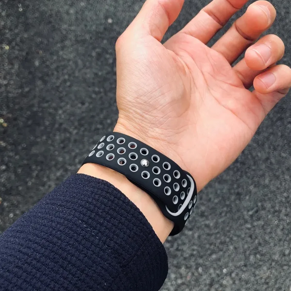Silicone Smartwatch Strap - Premium Accessory Bracelet