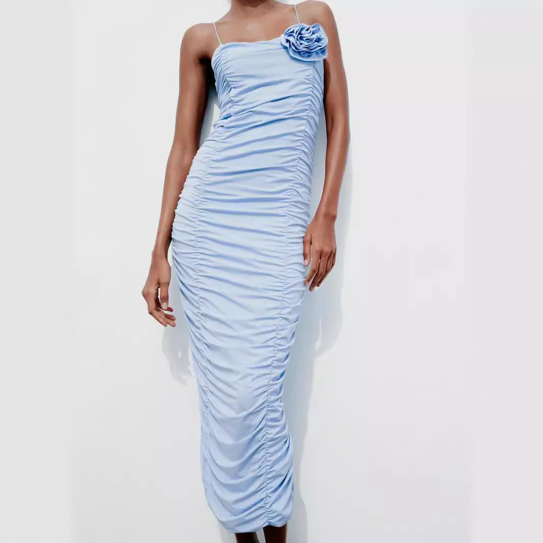 

The new 2024 three-dimensional rose pleated bodycon dress looks thin and high-end hot girl suspender dress