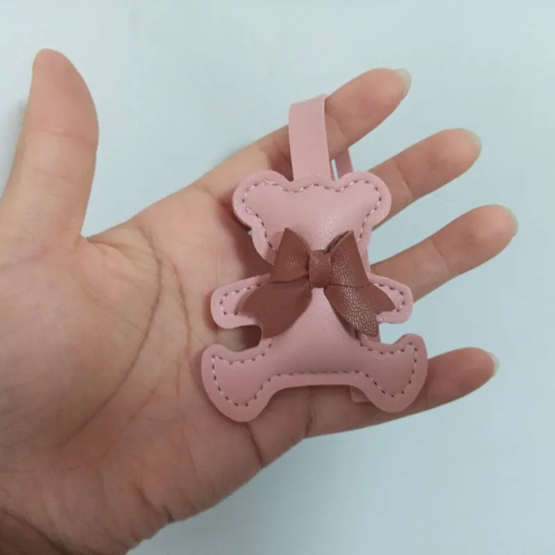 Charming Cartoon Bear Keychain: Cute Animal Pendant