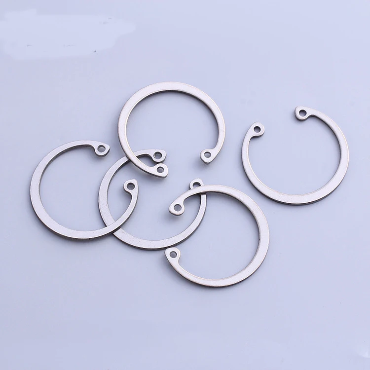 Рисунок 5 - стопорные кольца C-клип