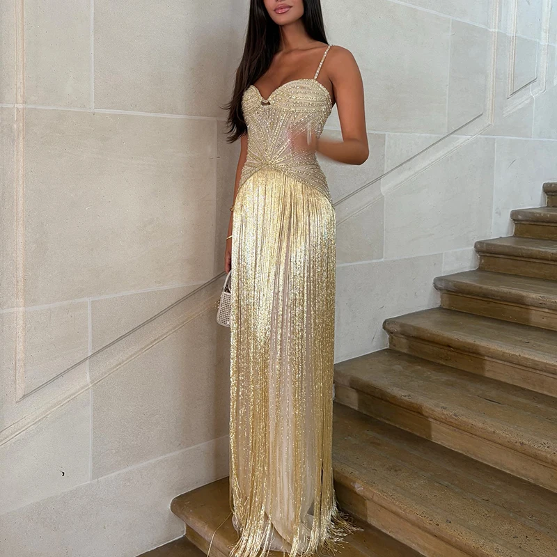 فستان نسائي